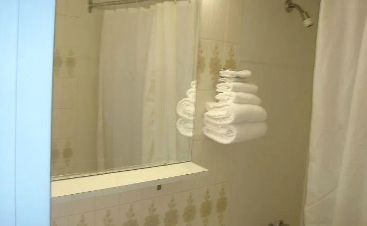 Queensway Motel トロント 0*,