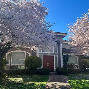 https://harmony-house.richmond-hotels.com