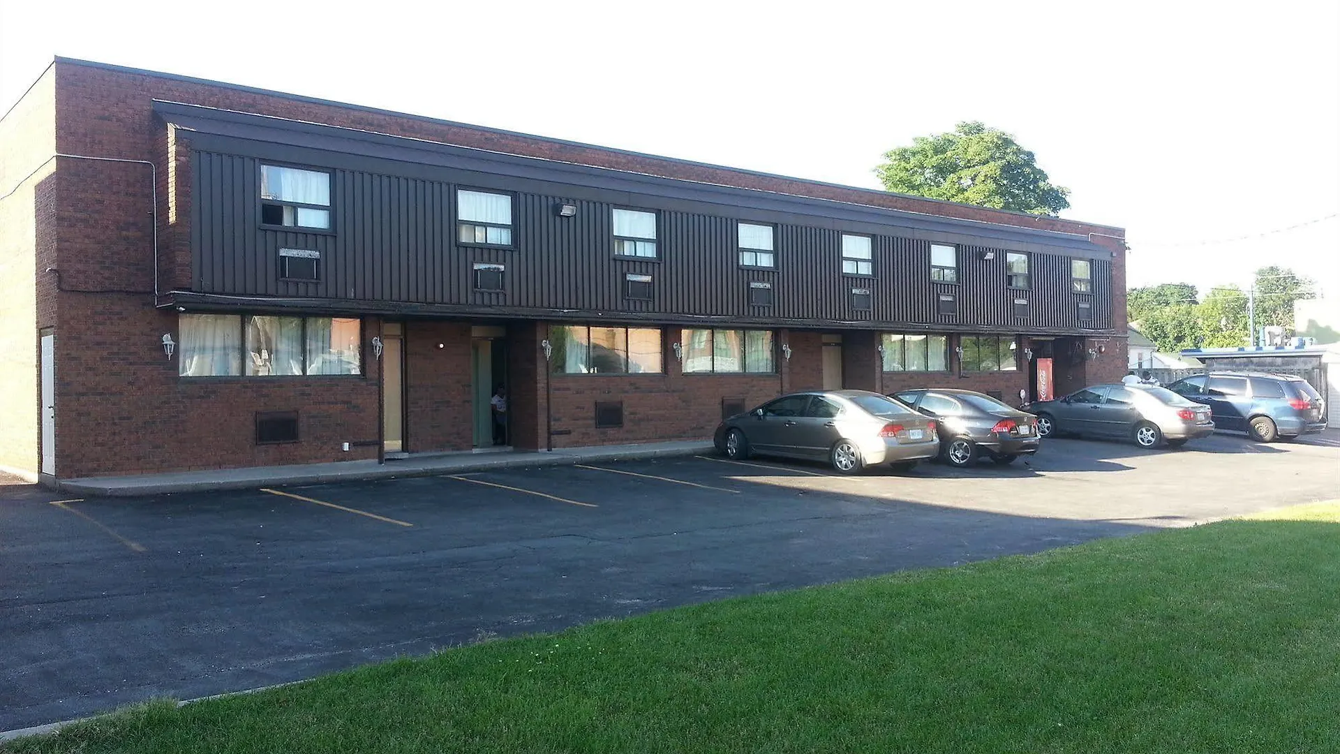 Queensway Motel Toronto